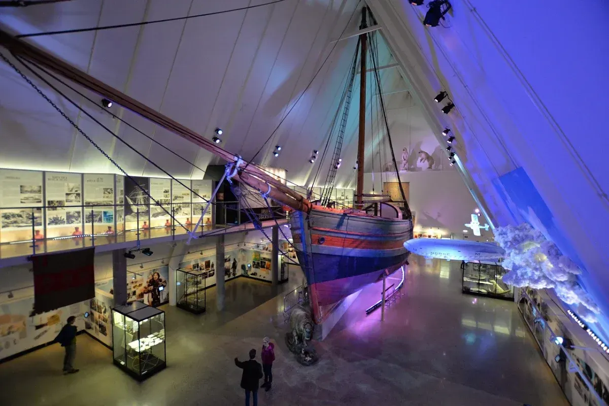Exhibition inside the Fram Museum in Oslo featuring the original ship “Gjøa” and Arctic-themed displays dedicated to polar exploration.
