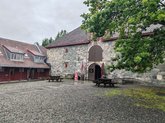 Våpenhuset