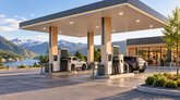 Bensinstasjon og ladestasjon – Petrol and charging station